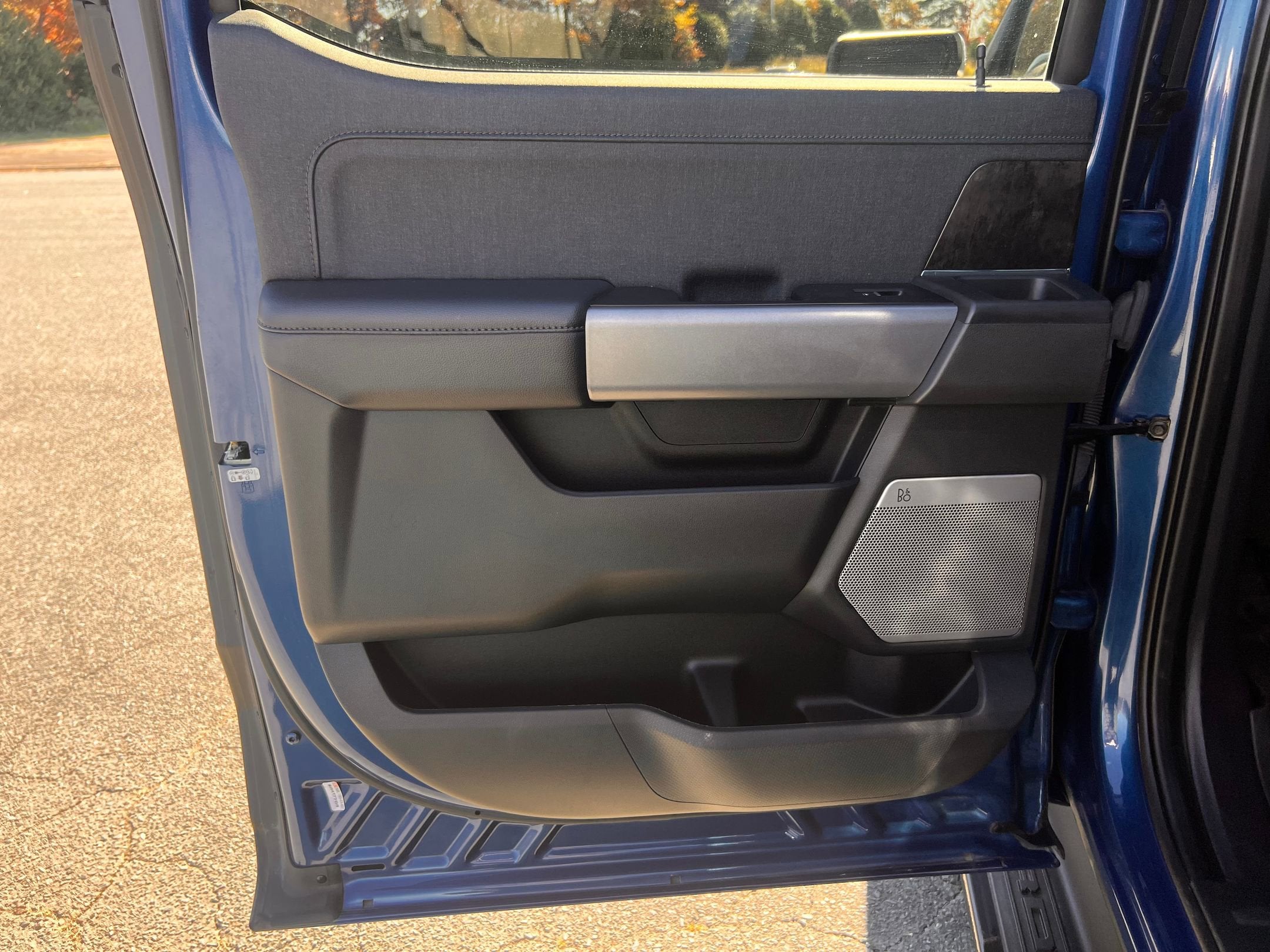 2022 Ford F-150 Lightning LARIAT