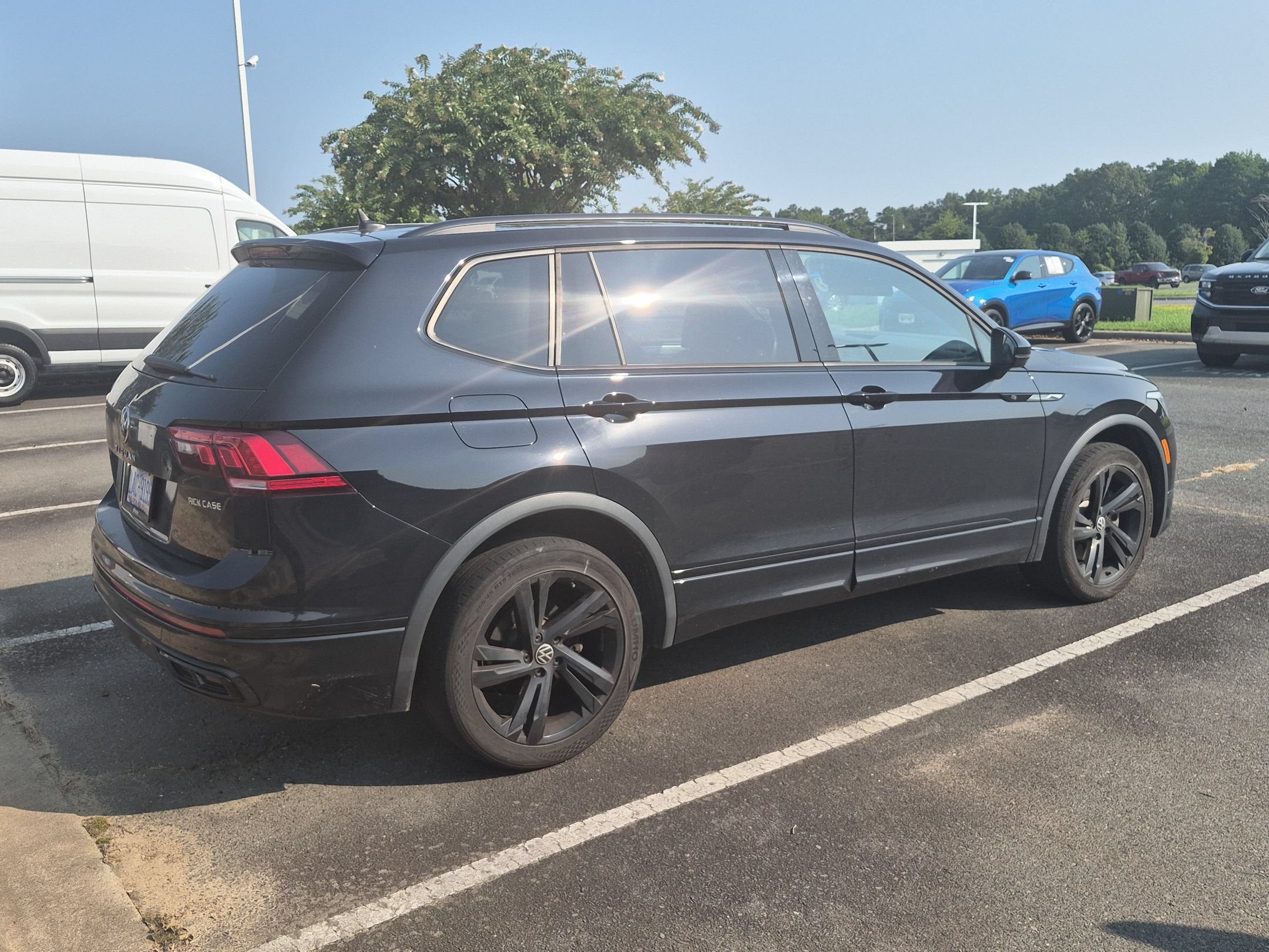 2023 Volkswagen Tiguan SE R-Line Black