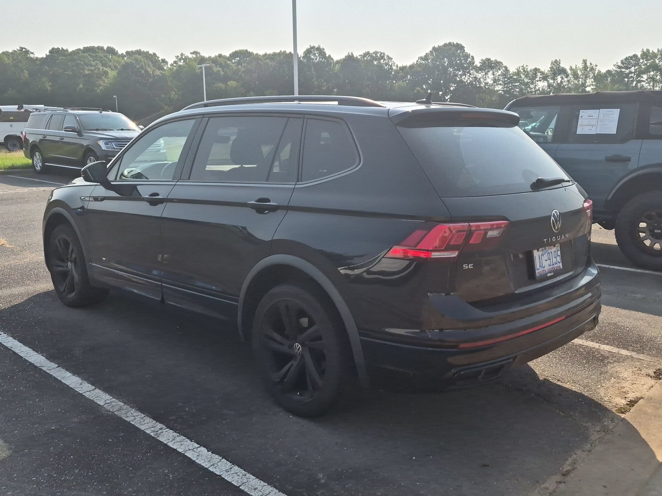 2023 Volkswagen Tiguan SE R-Line Black