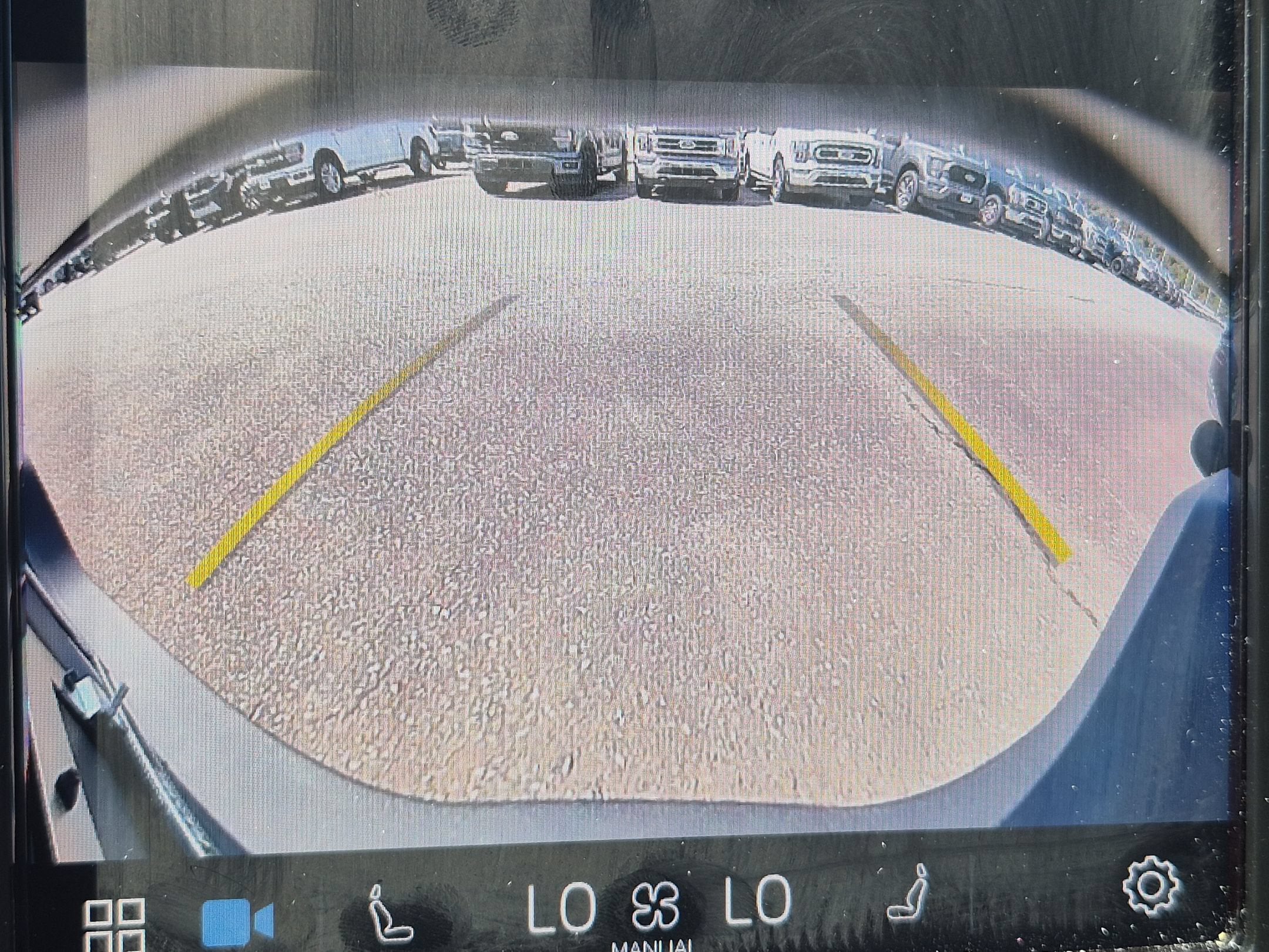 2025 Volvo XC40 Core Bright Theme
