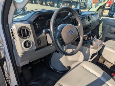 2018 Ford E-Series Cutaway Base