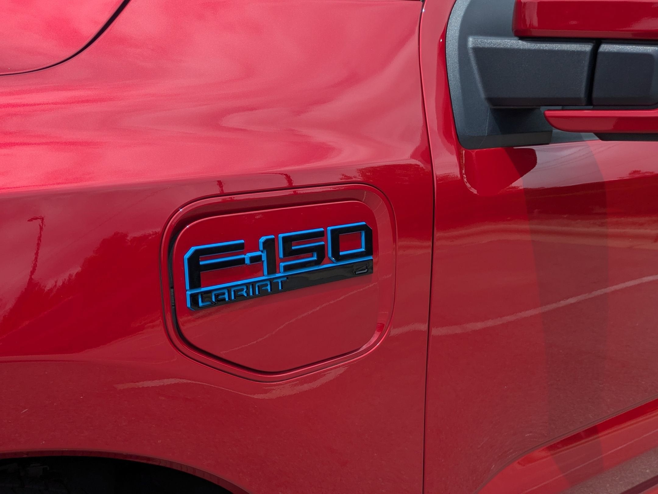 2025 Ford F-150 Lightning LARIAT
