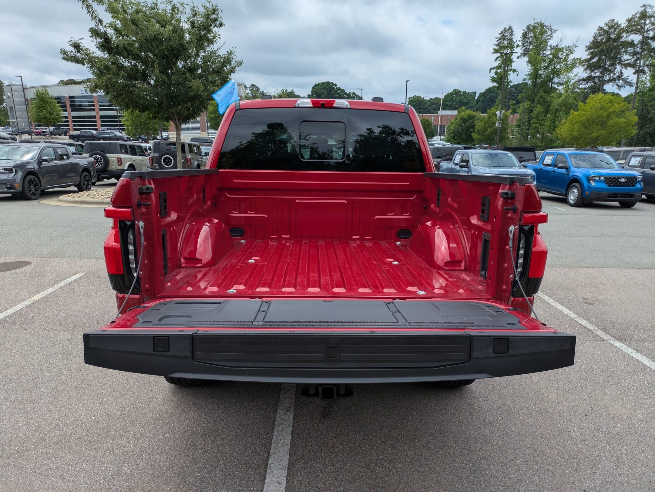 2025 Ford F-150 Lightning LARIAT