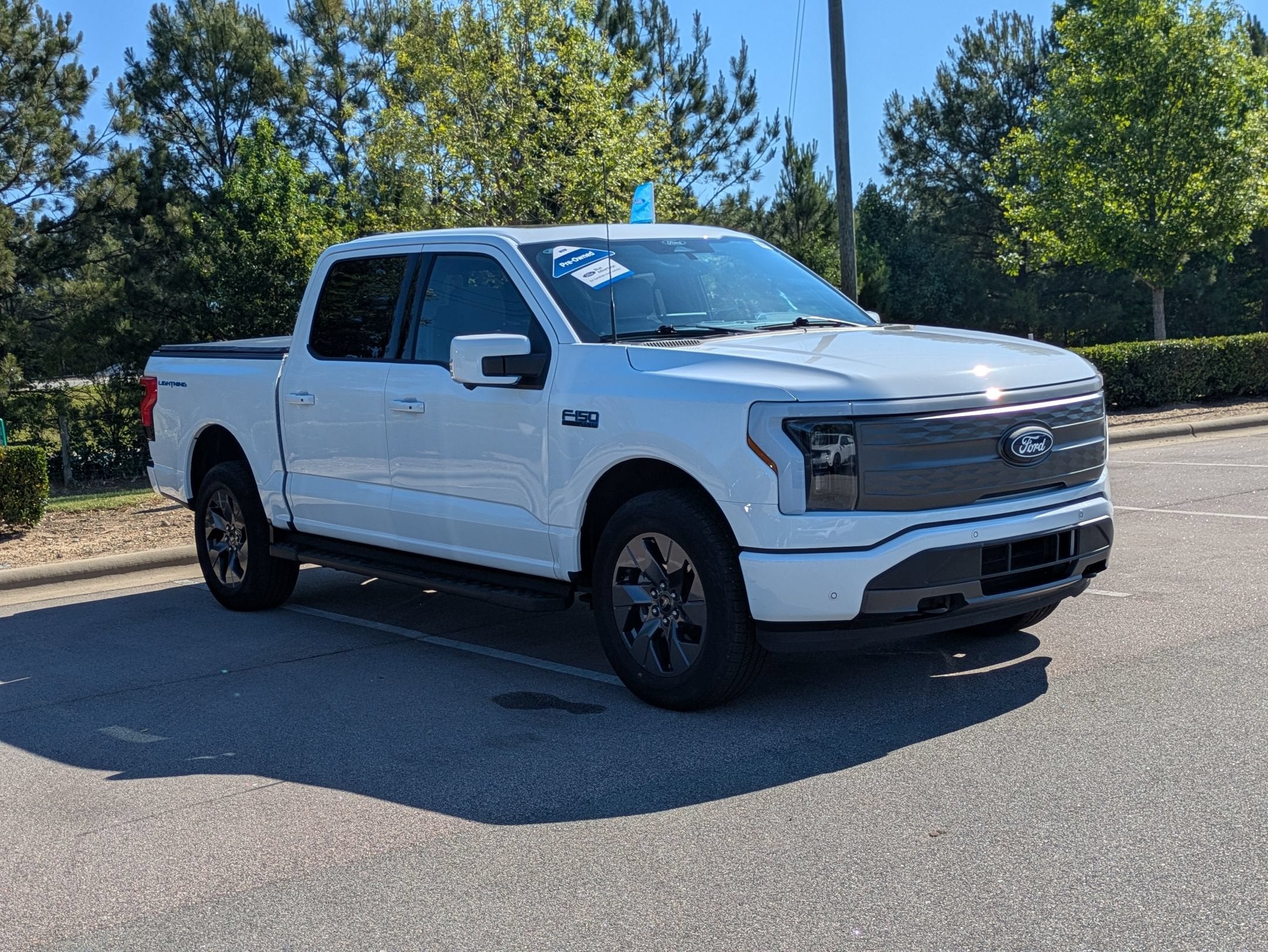 2025 Ford F-150 Lightning LARIAT