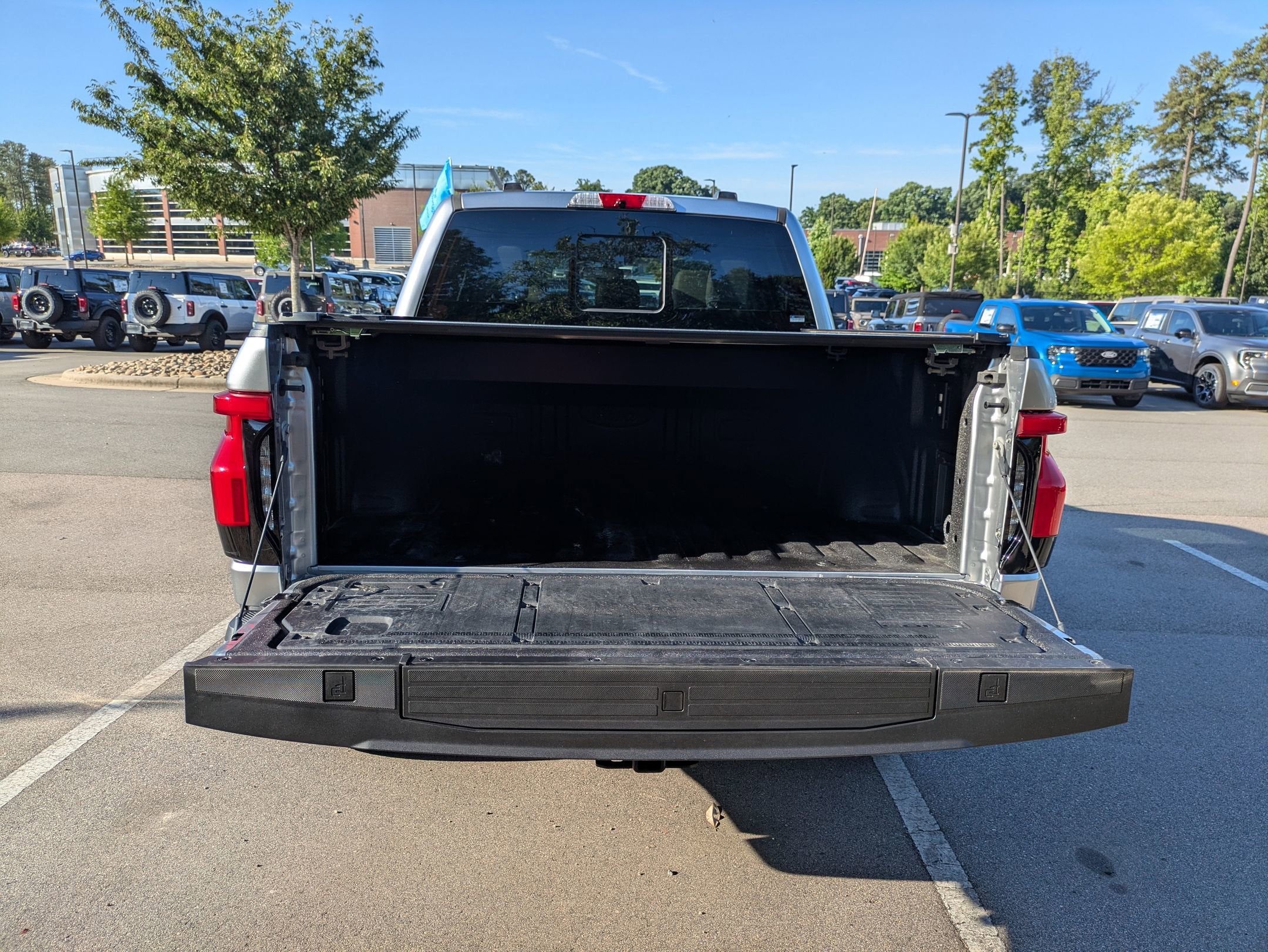 2025 Ford F-150 Lightning Platinum