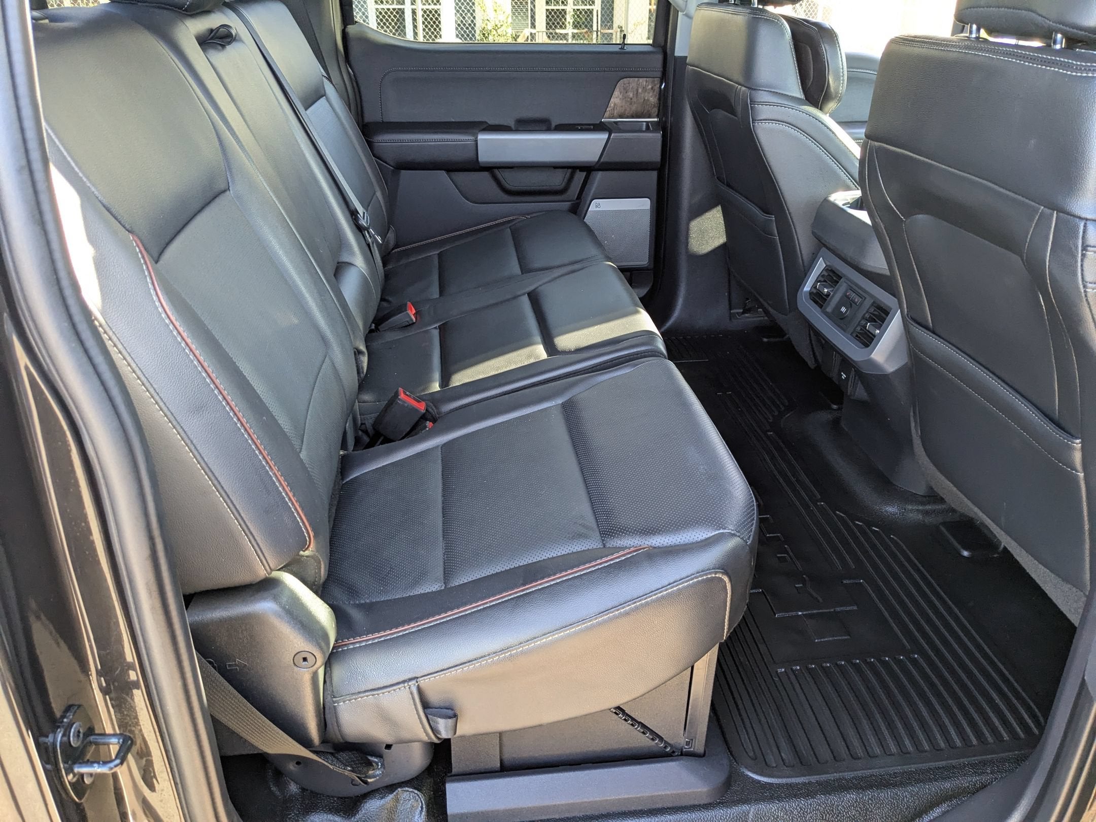 2024 Ford Super Duty F-350 SRW LARIAT