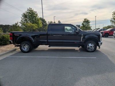 2023 Ford Super Duty F-350 DRW LARIAT