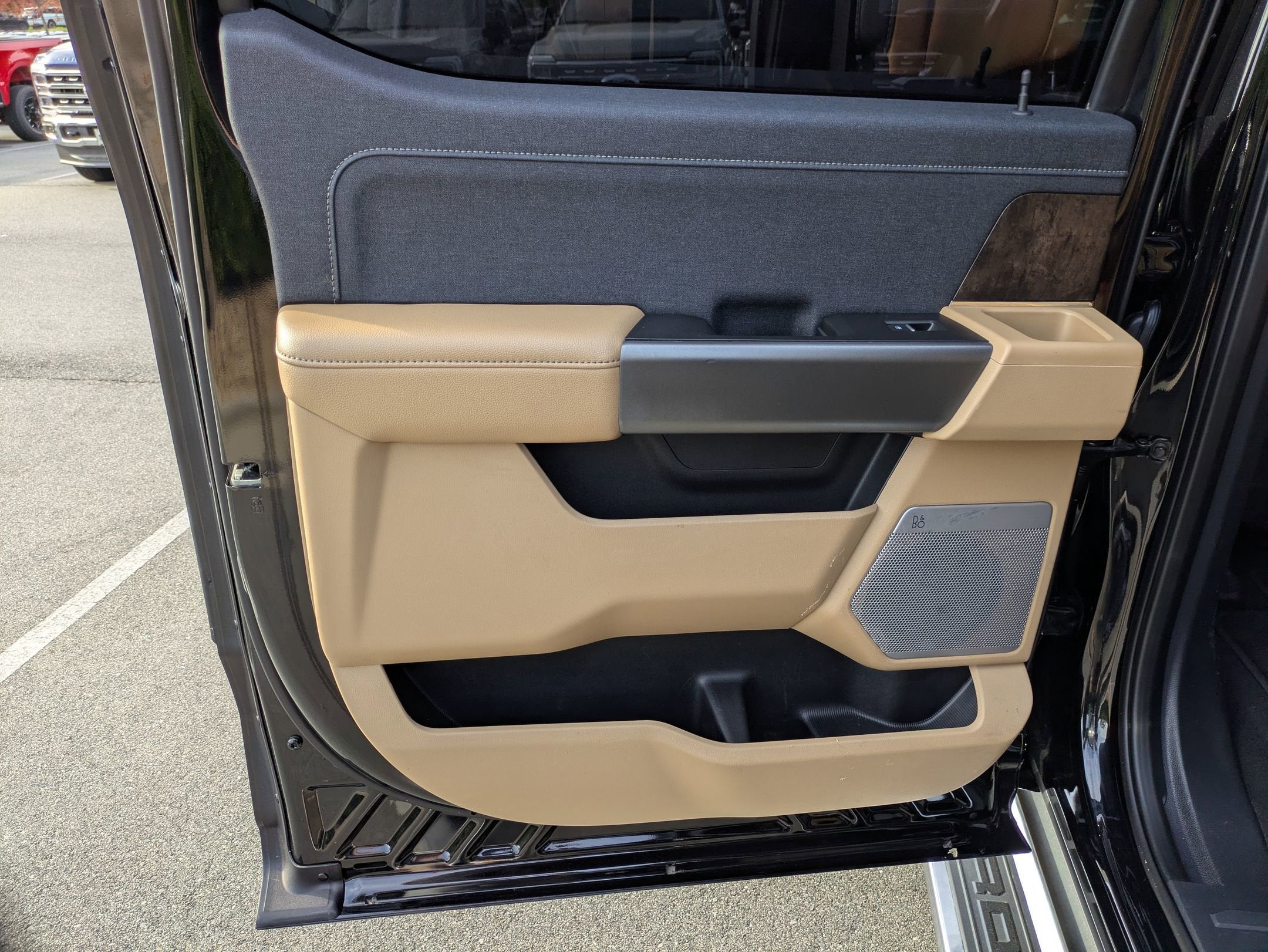 2023 Ford Super Duty F-350 DRW LARIAT