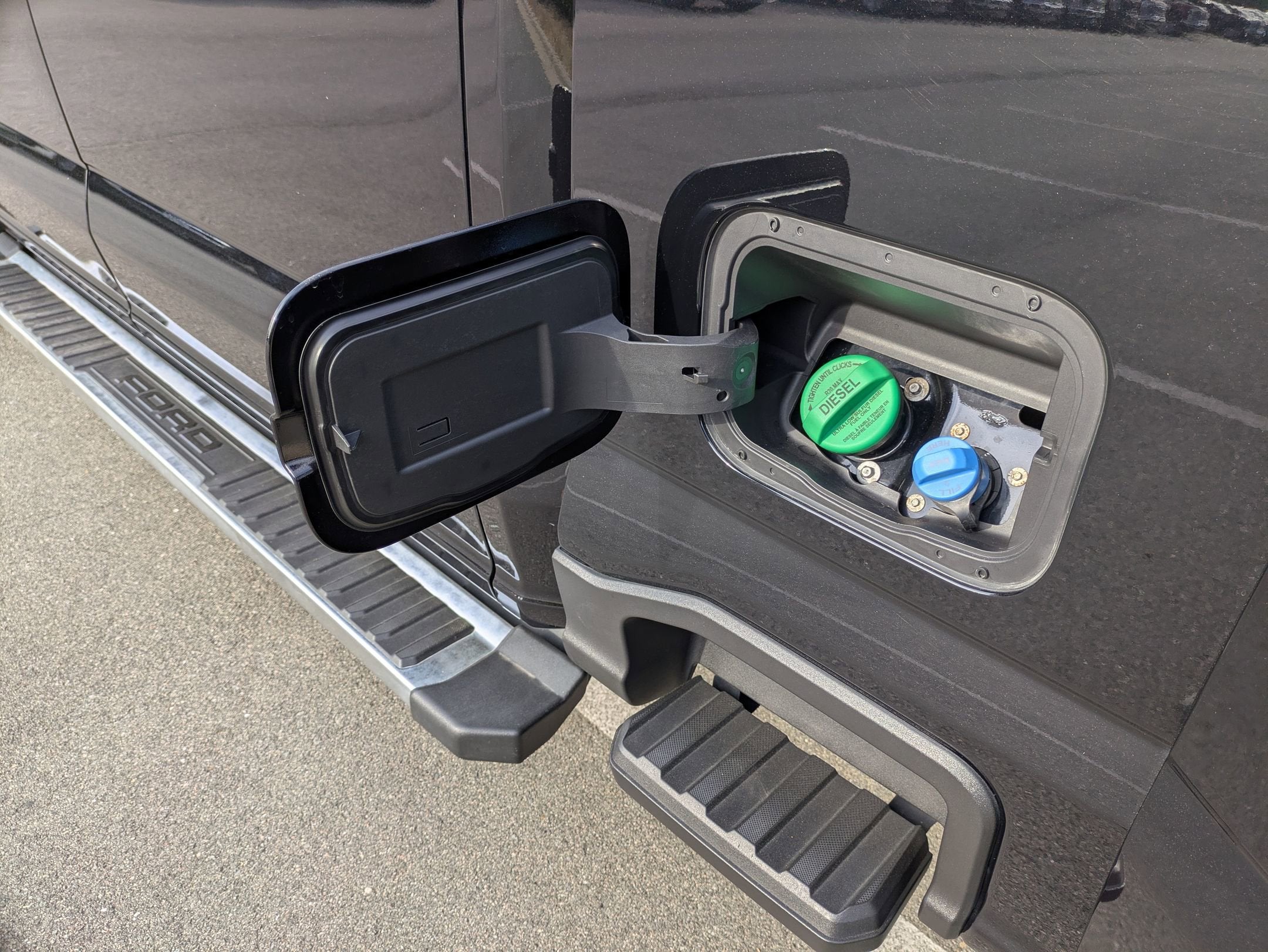 2023 Ford Super Duty F-350 DRW LARIAT