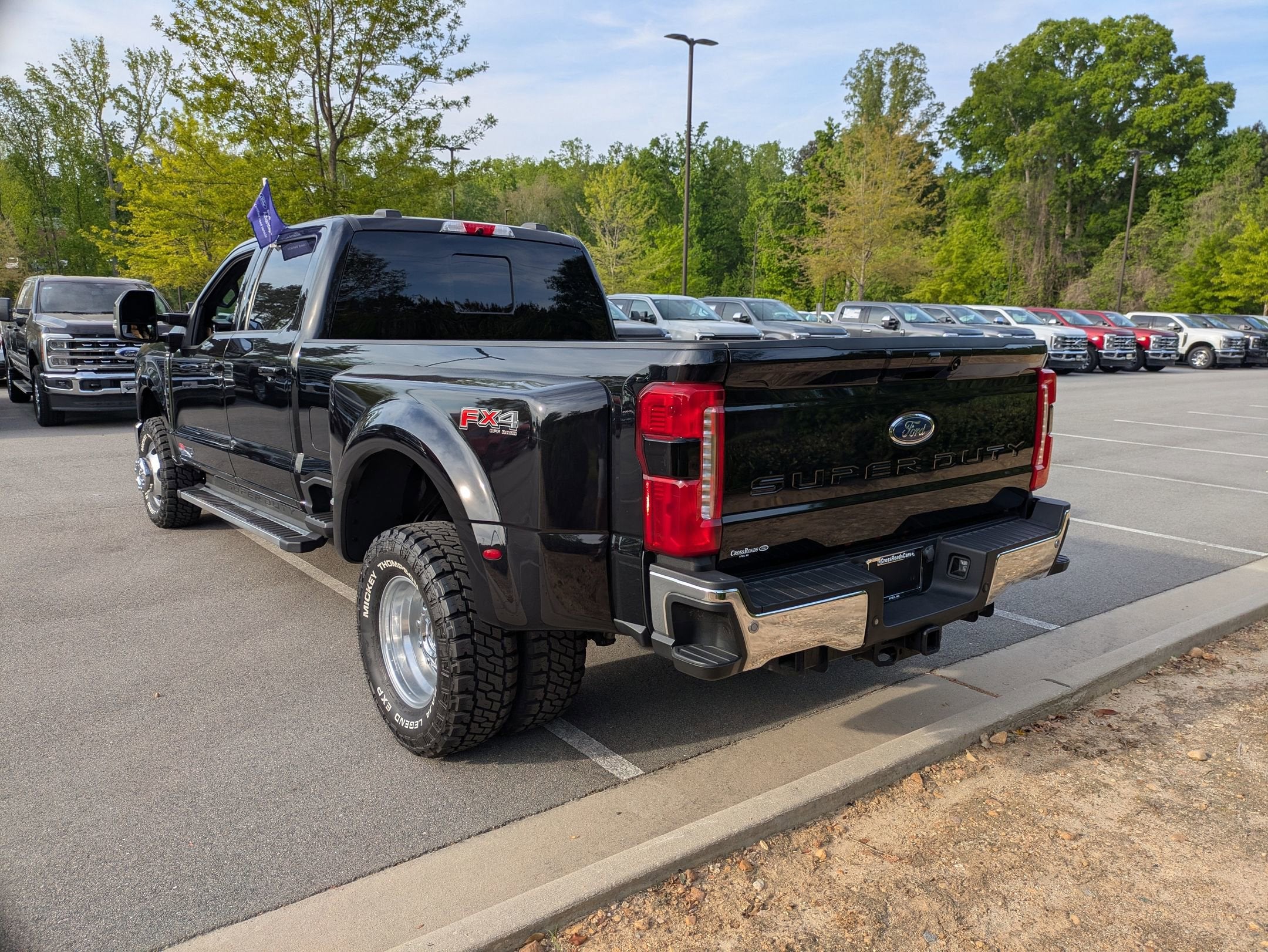 2023 Ford Super Duty F-350 DRW LARIAT