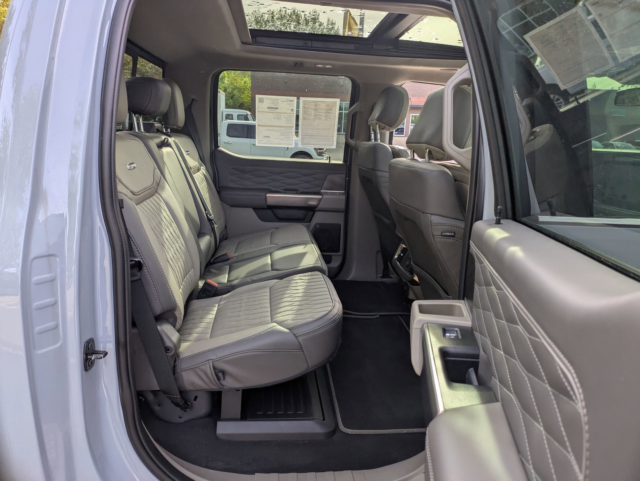 2025 Ford Super Duty F-450 DRW Platinum