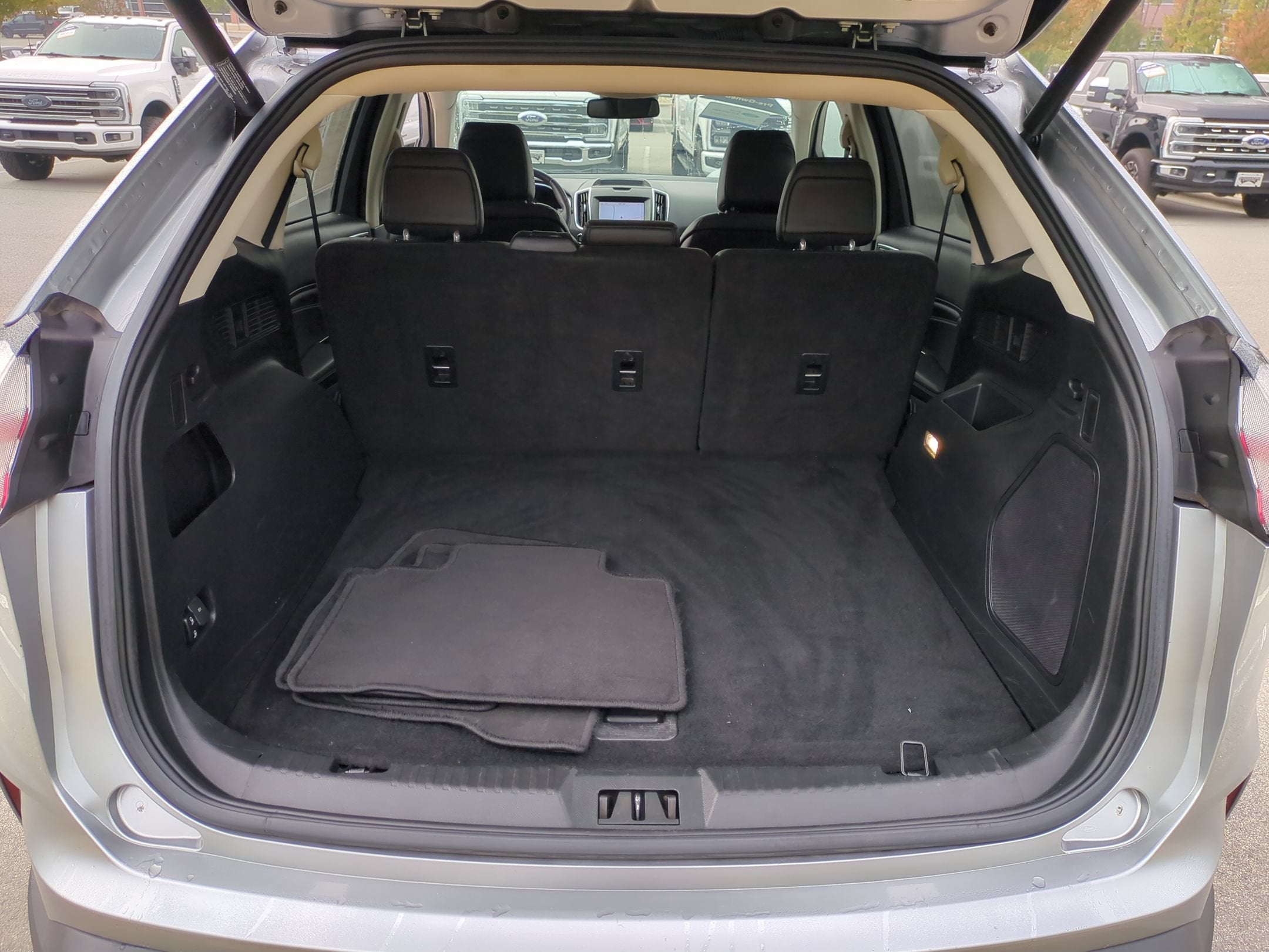 2020 Ford Edge Titanium