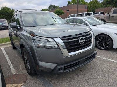 2022 Nissan Pathfinder SV
