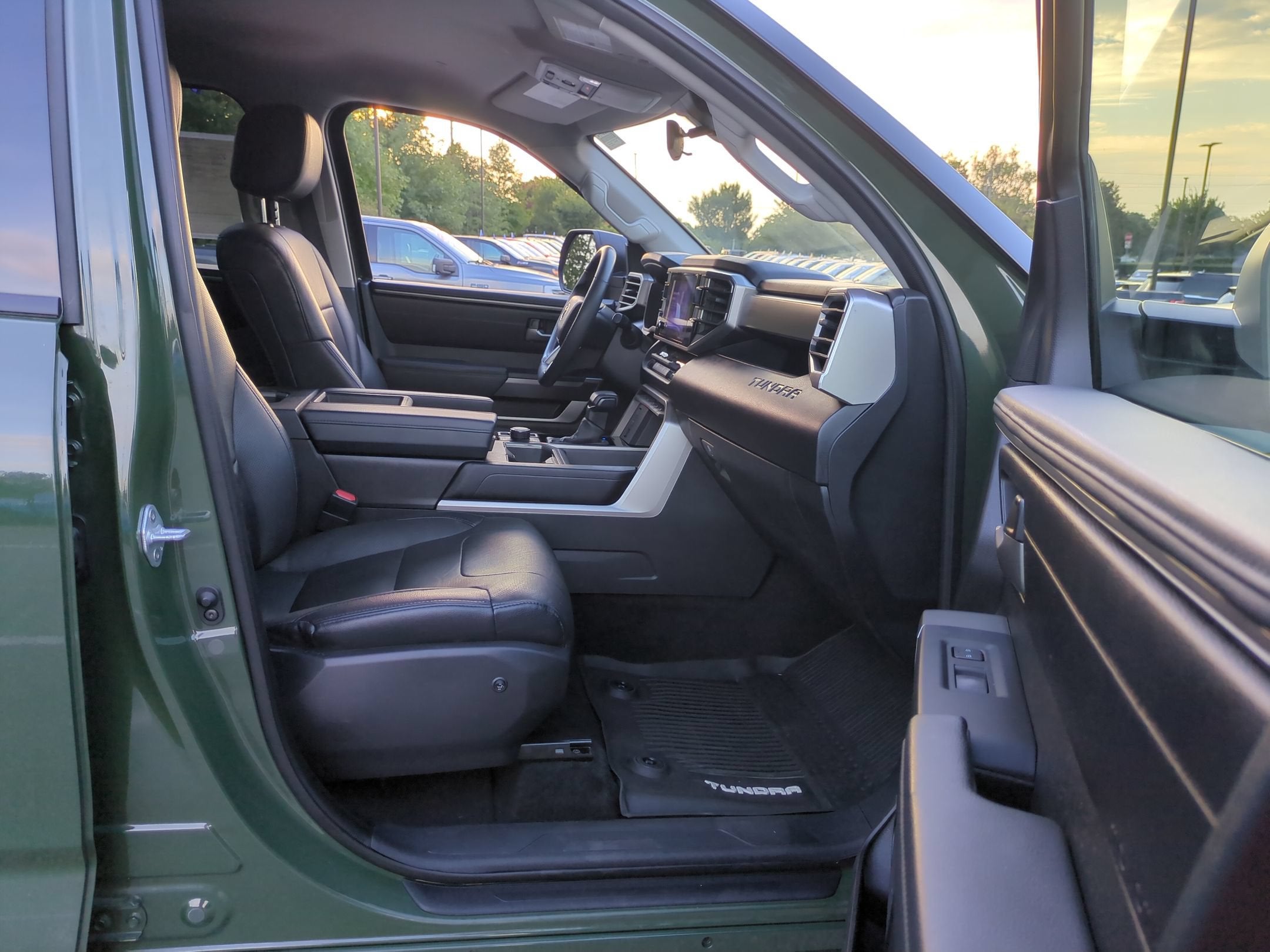 2023 Toyota Tundra 4WD SR5
