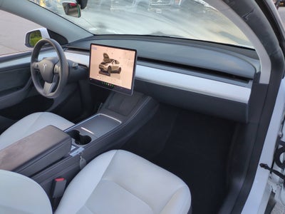 2024 Tesla Model Y Long Range