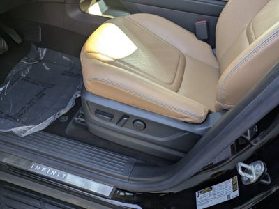 2025 INFINITI QX80 LUXE