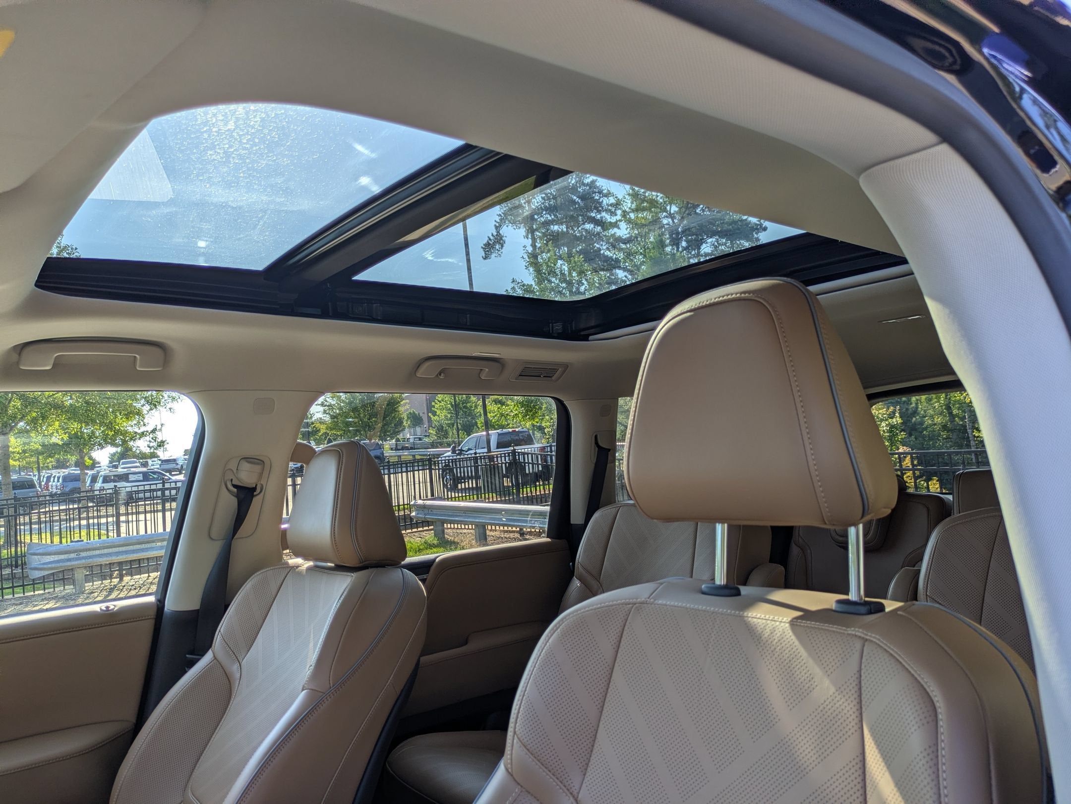 2025 INFINITI QX80 LUXE