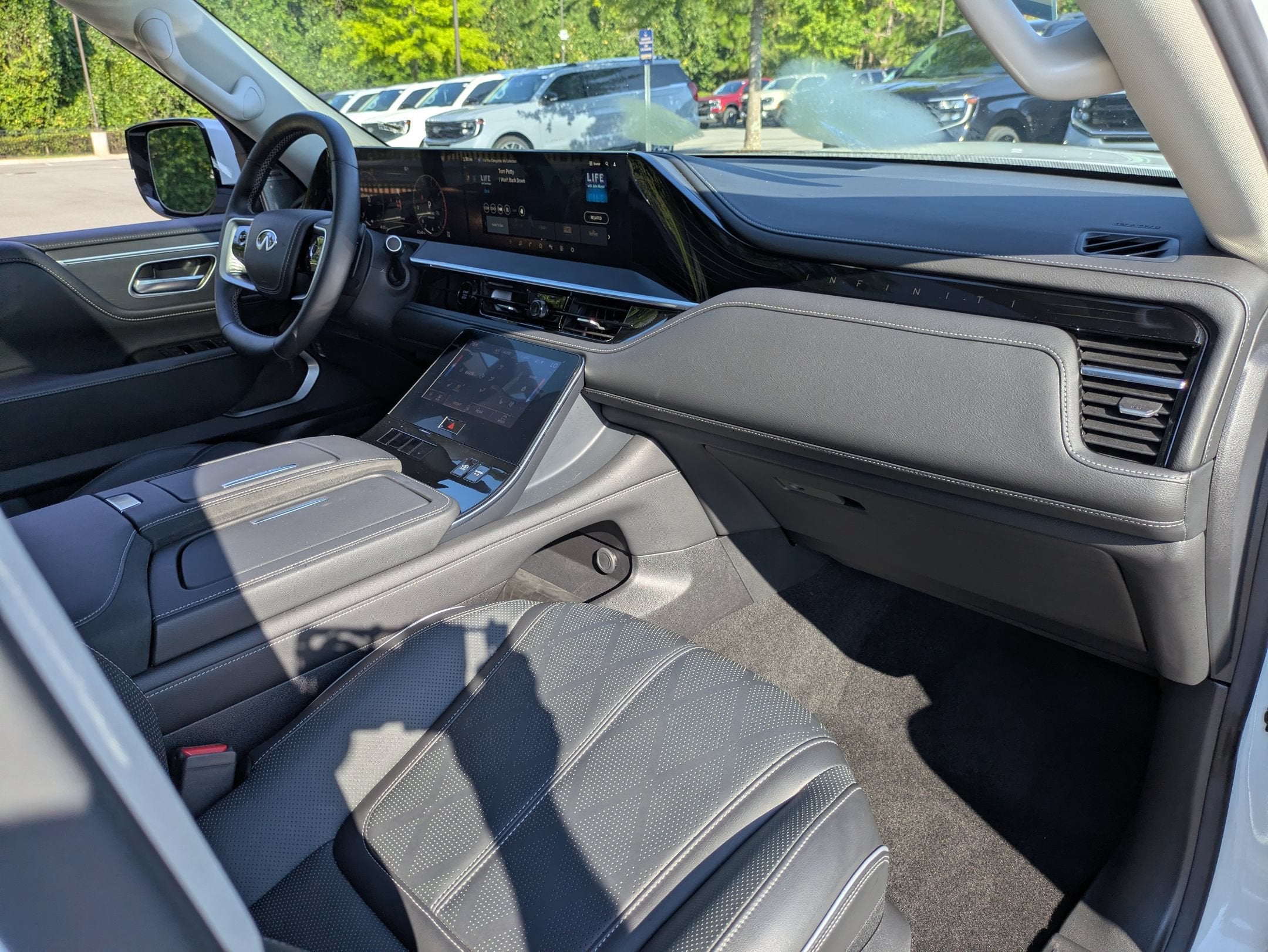 2025 INFINITI QX80 SENSORY