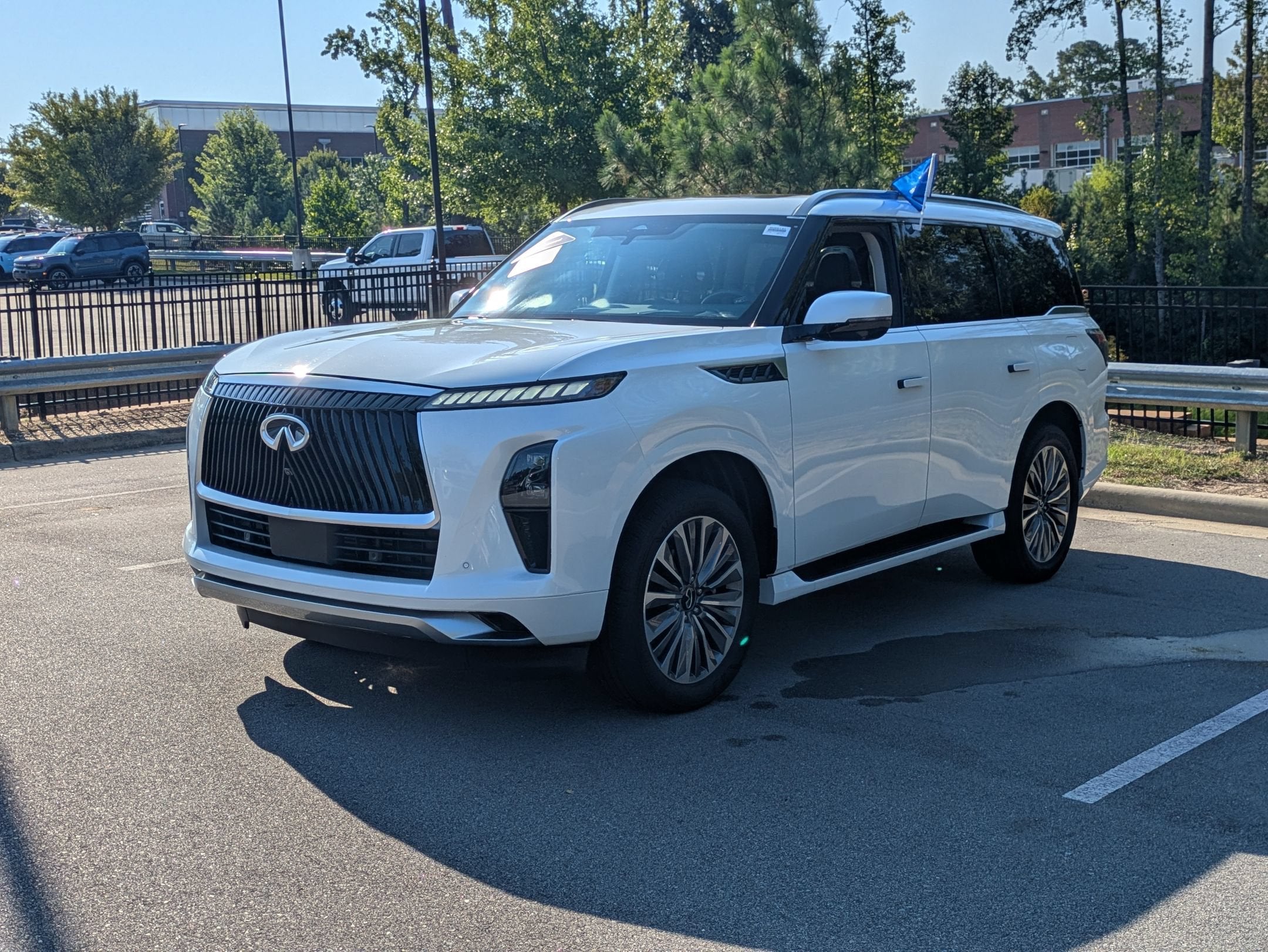 2025 INFINITI QX80 SENSORY