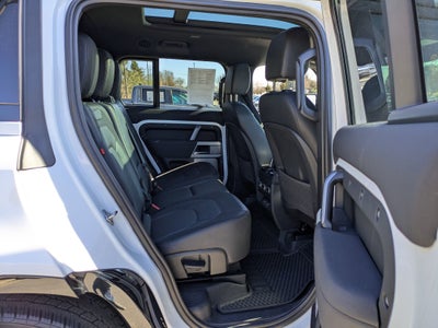 2023 Land Rover Defender X-Dynamic SE