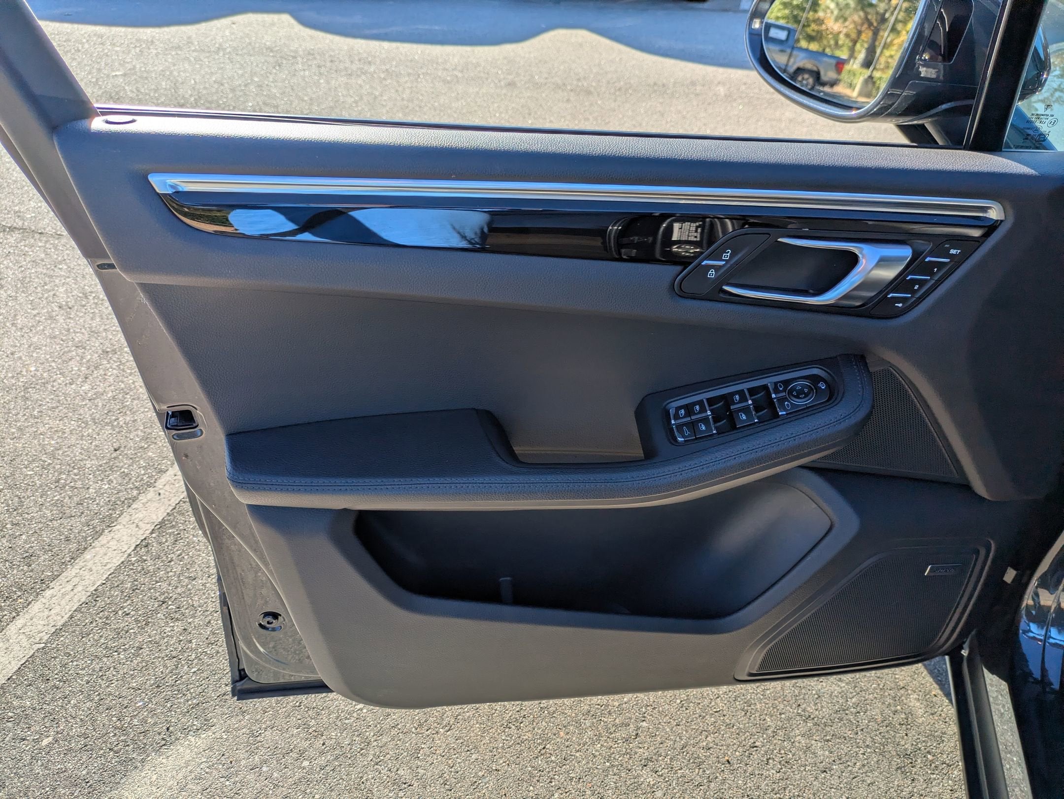 2024 Porsche Macan T