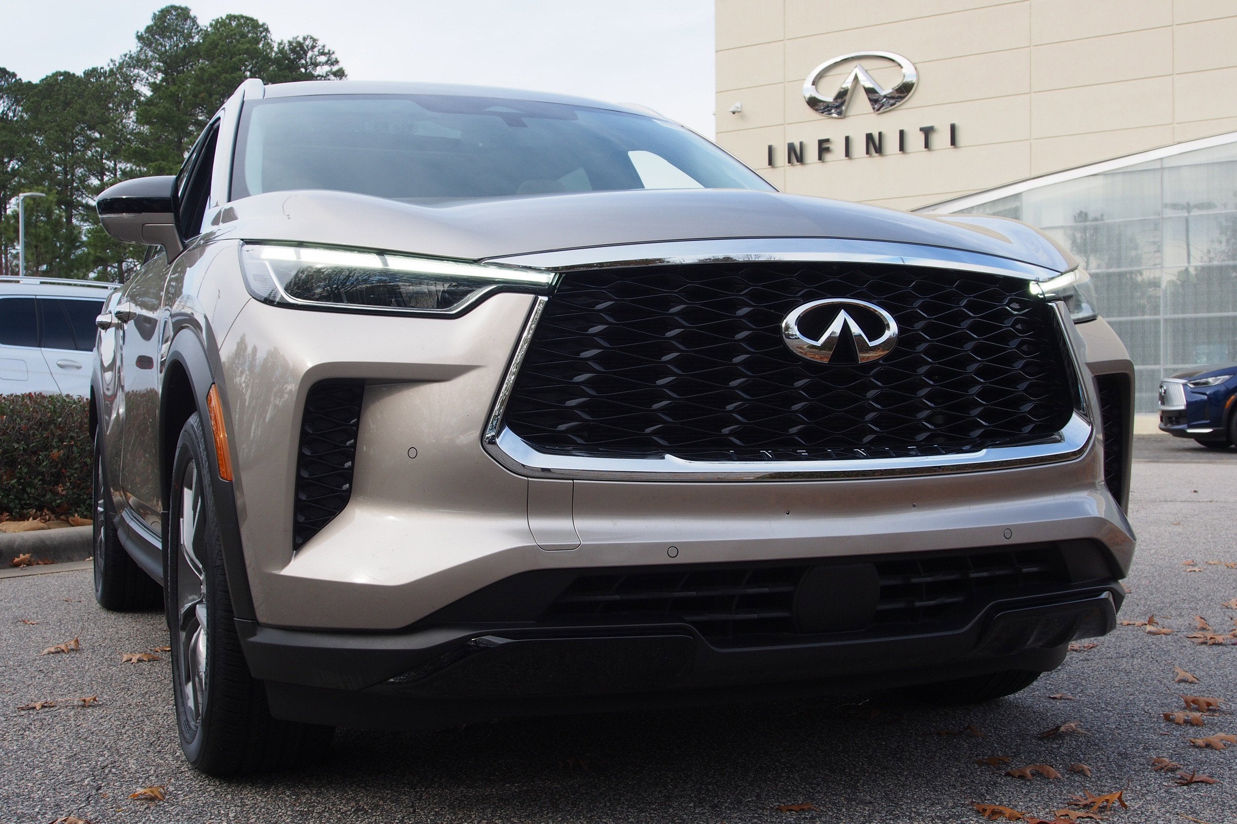 2023 INFINITI QX60 LUXE