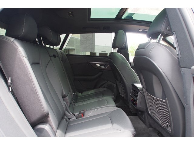 2022 Audi Q8 Premium Plus