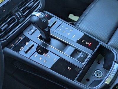 2023 Porsche Macan Base