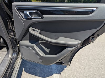 2023 Porsche Macan Base