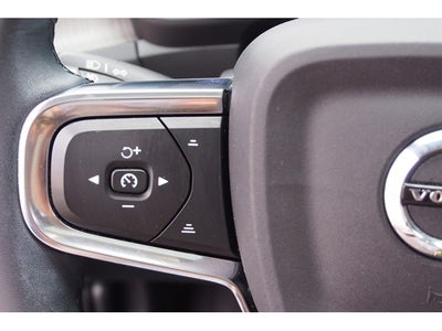 2023 Volvo XC40 Plus Dark Theme