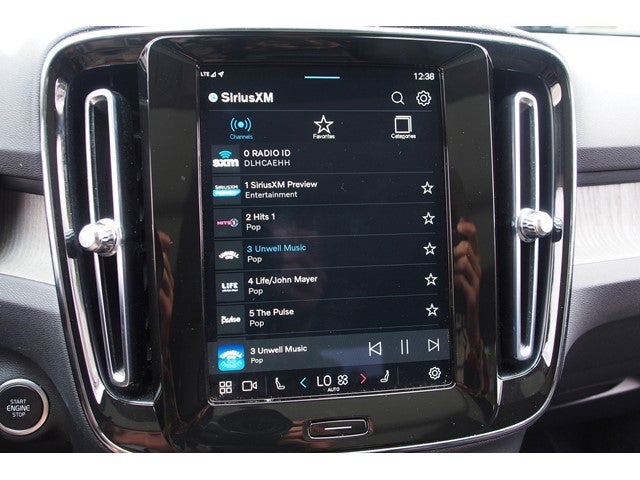 2023 Volvo XC40 Plus Dark Theme