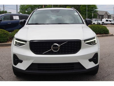 2023 Volvo XC40 Plus Dark Theme