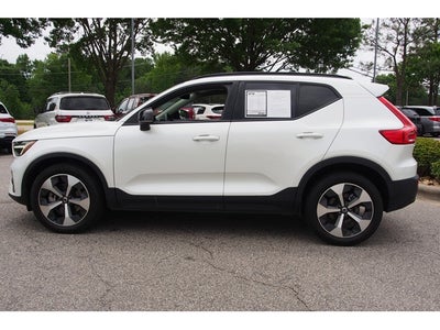 2023 Volvo XC40 Plus Dark Theme