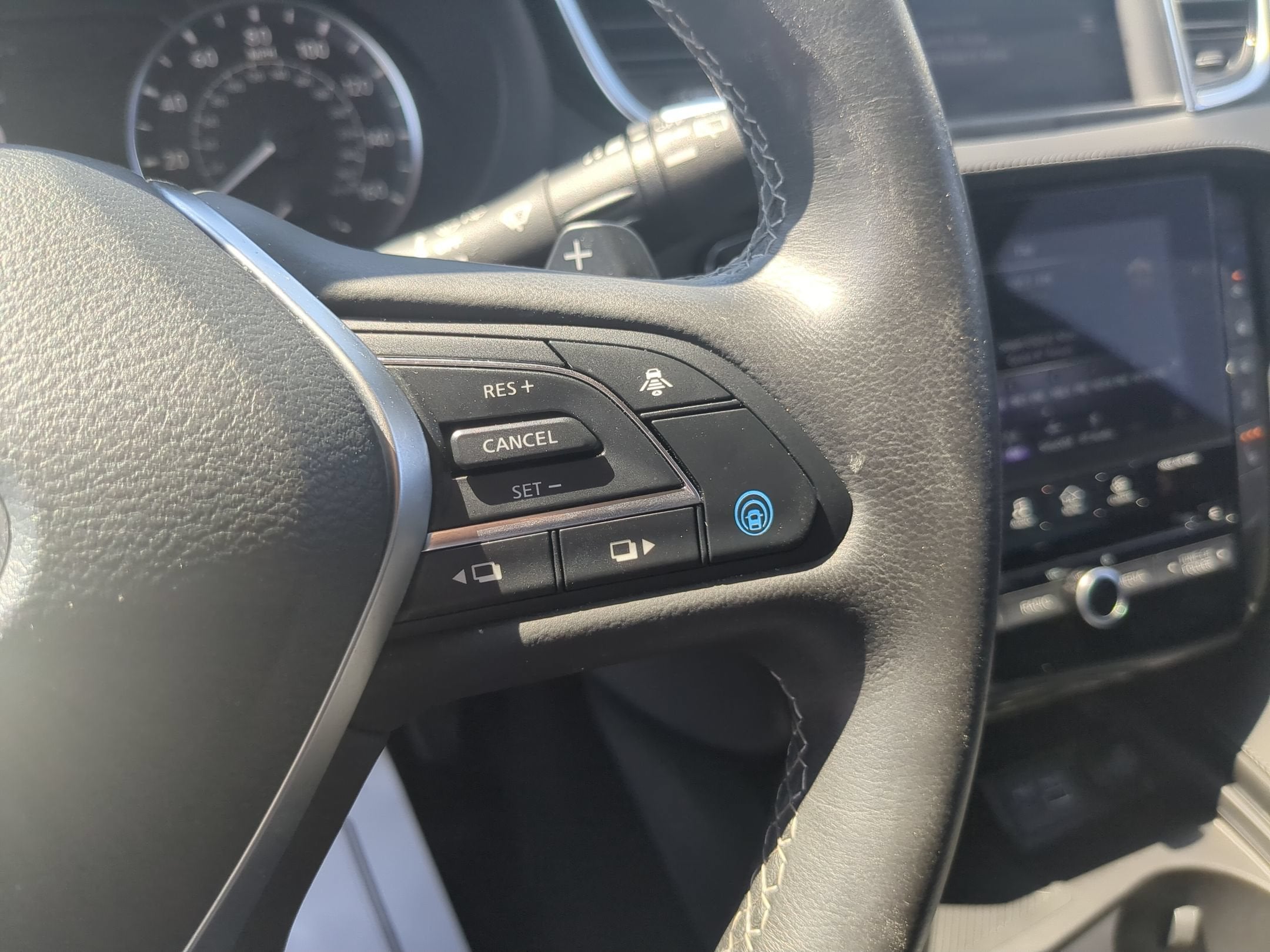 2025 INFINITI QX50 LUXE