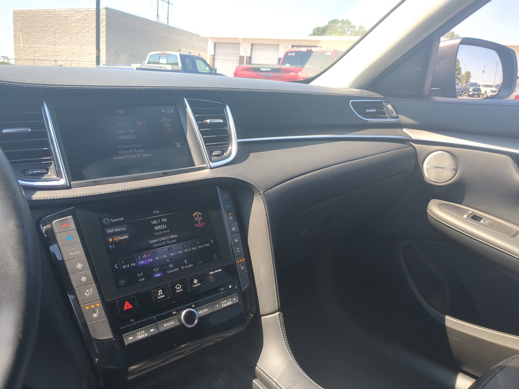 2025 INFINITI QX50 LUXE