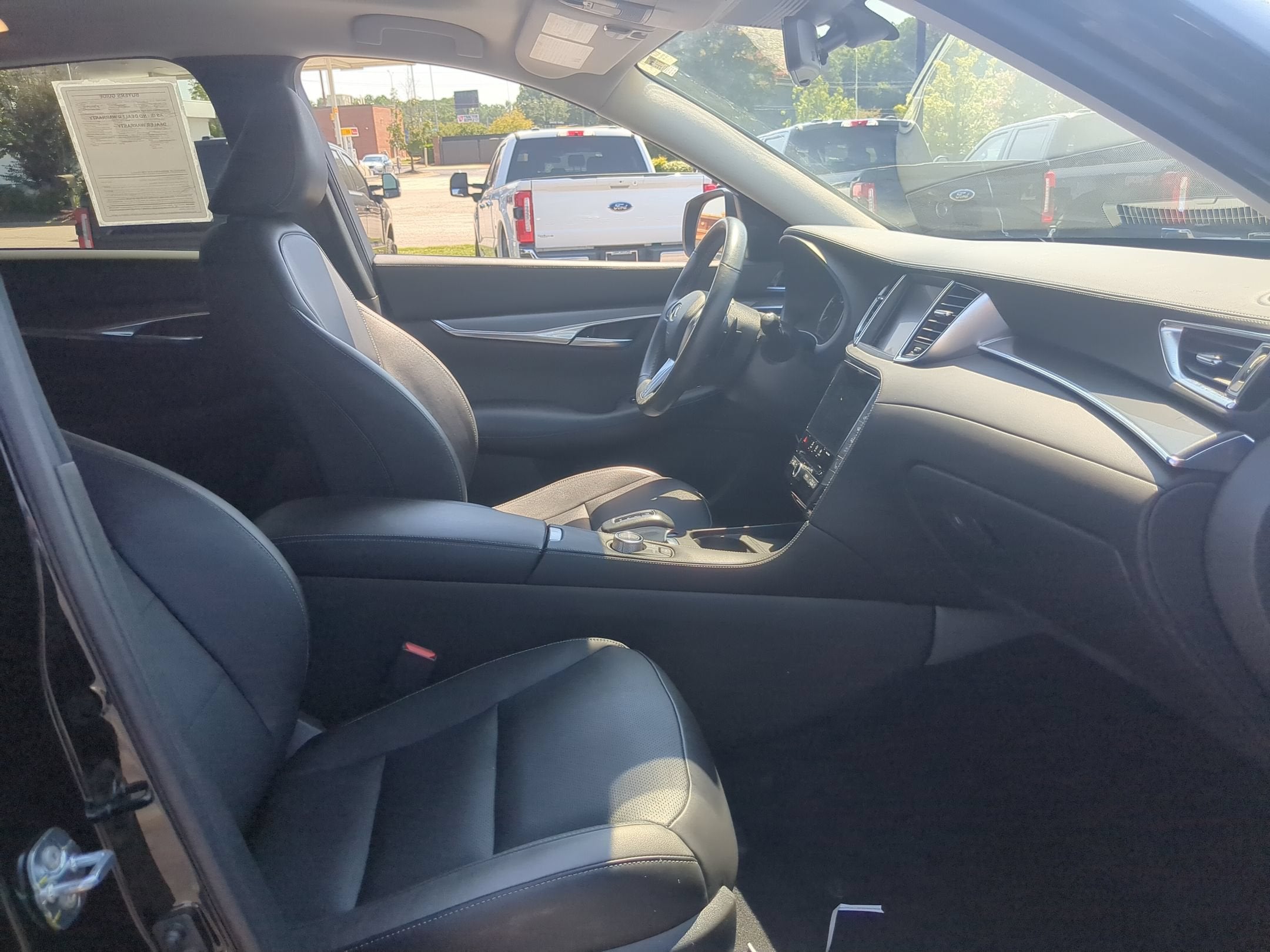 2025 INFINITI QX50 LUXE