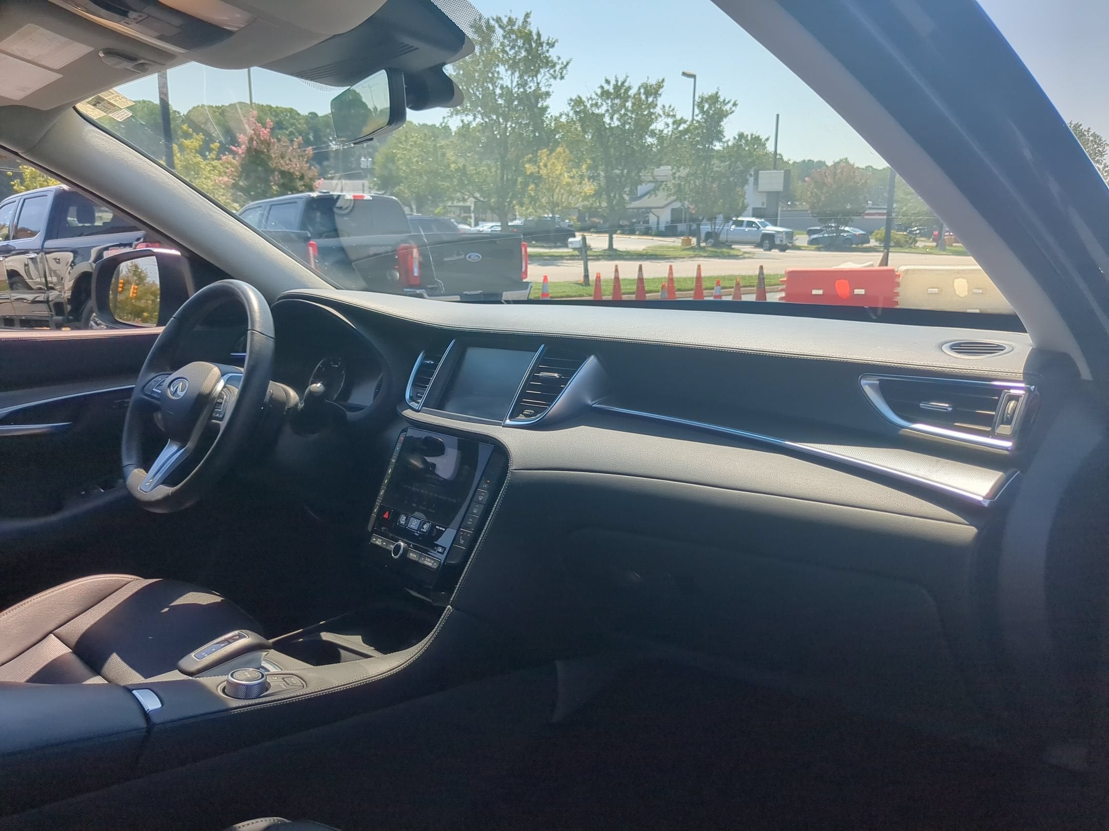 2025 INFINITI QX50 LUXE