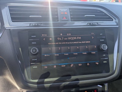 2023 Volkswagen Tiguan SE R-Line Black