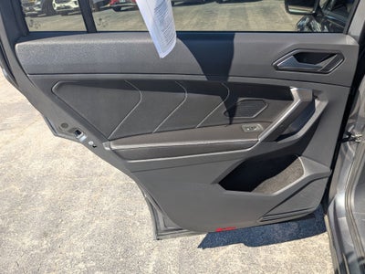 2023 Volkswagen Tiguan SE R-Line Black