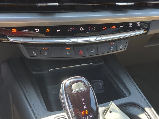 2024 Cadillac XT4 FWD Premium Luxury