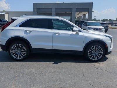 2024 Cadillac XT4 FWD Premium Luxury