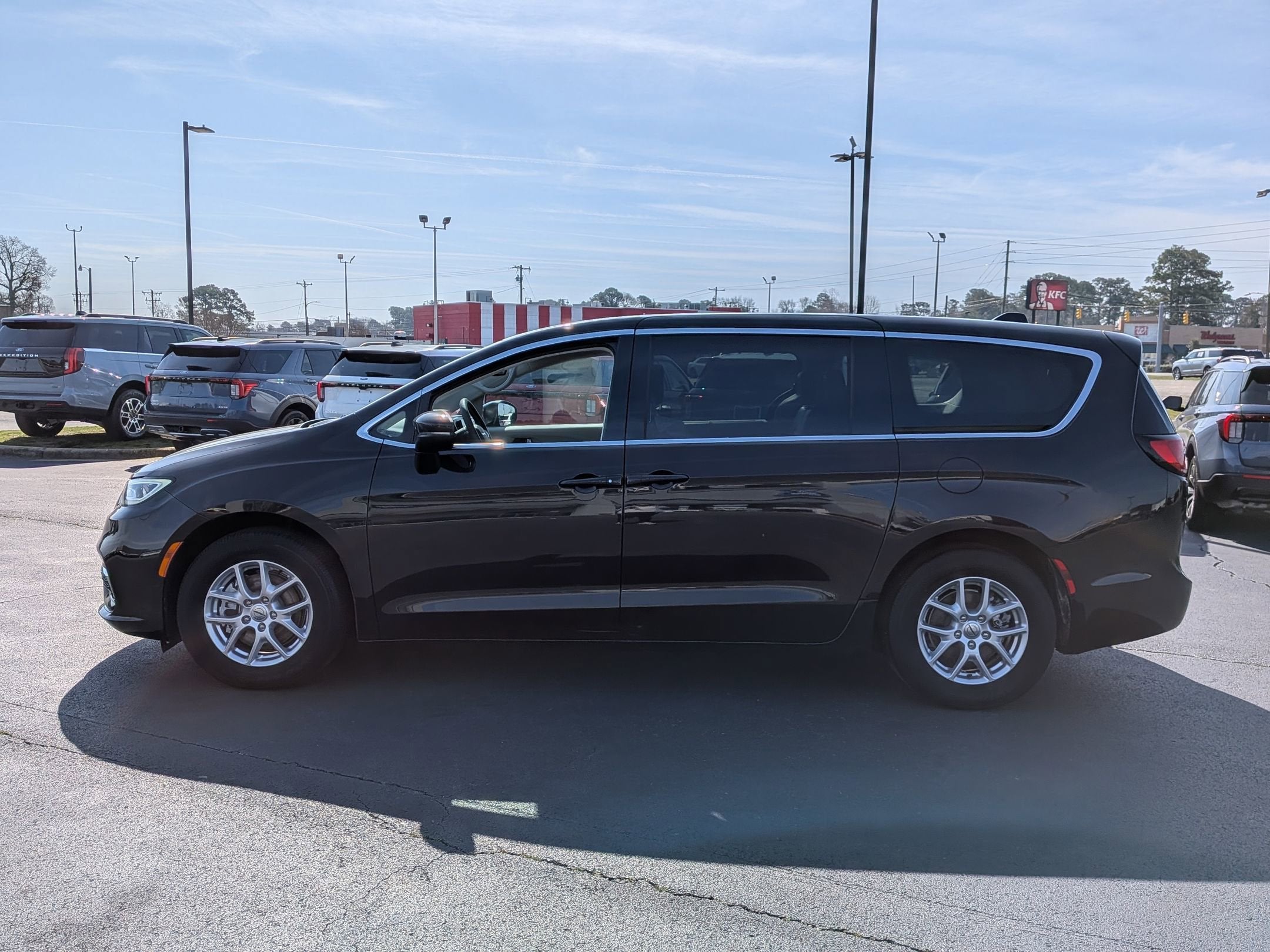2023 Chrysler Pacifica Touring L