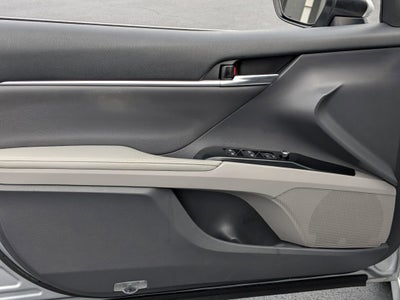 2020 Toyota Camry Hybrid XLE