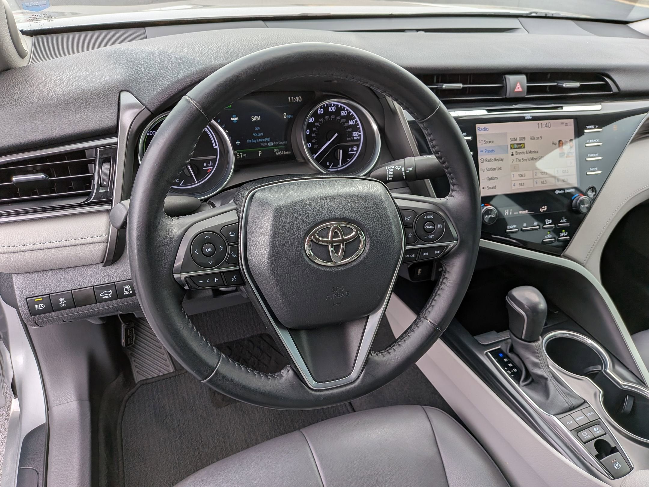 2020 Toyota Camry Hybrid XLE