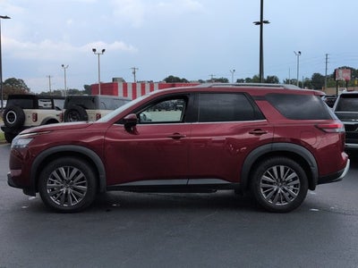 2024 Nissan Pathfinder SL