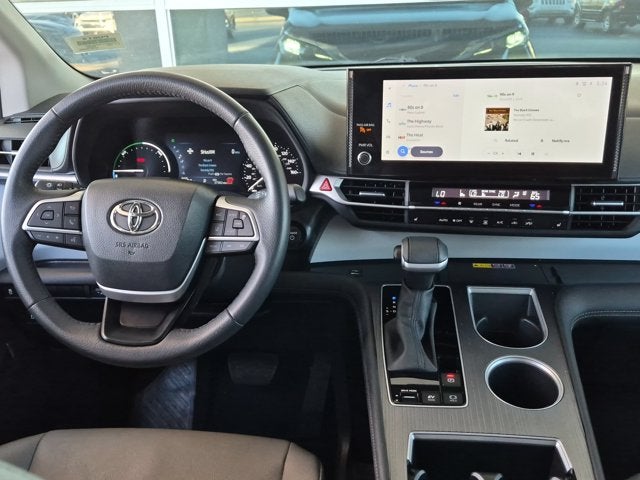 2025 Toyota Sienna XLE