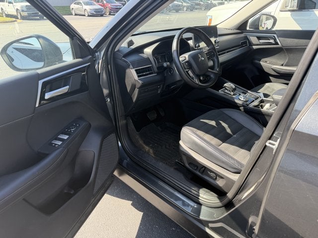 2024 Mitsubishi Outlander SE Black Edition