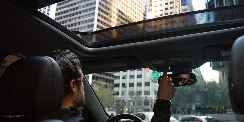 Malibu Dual-pane power sunroof